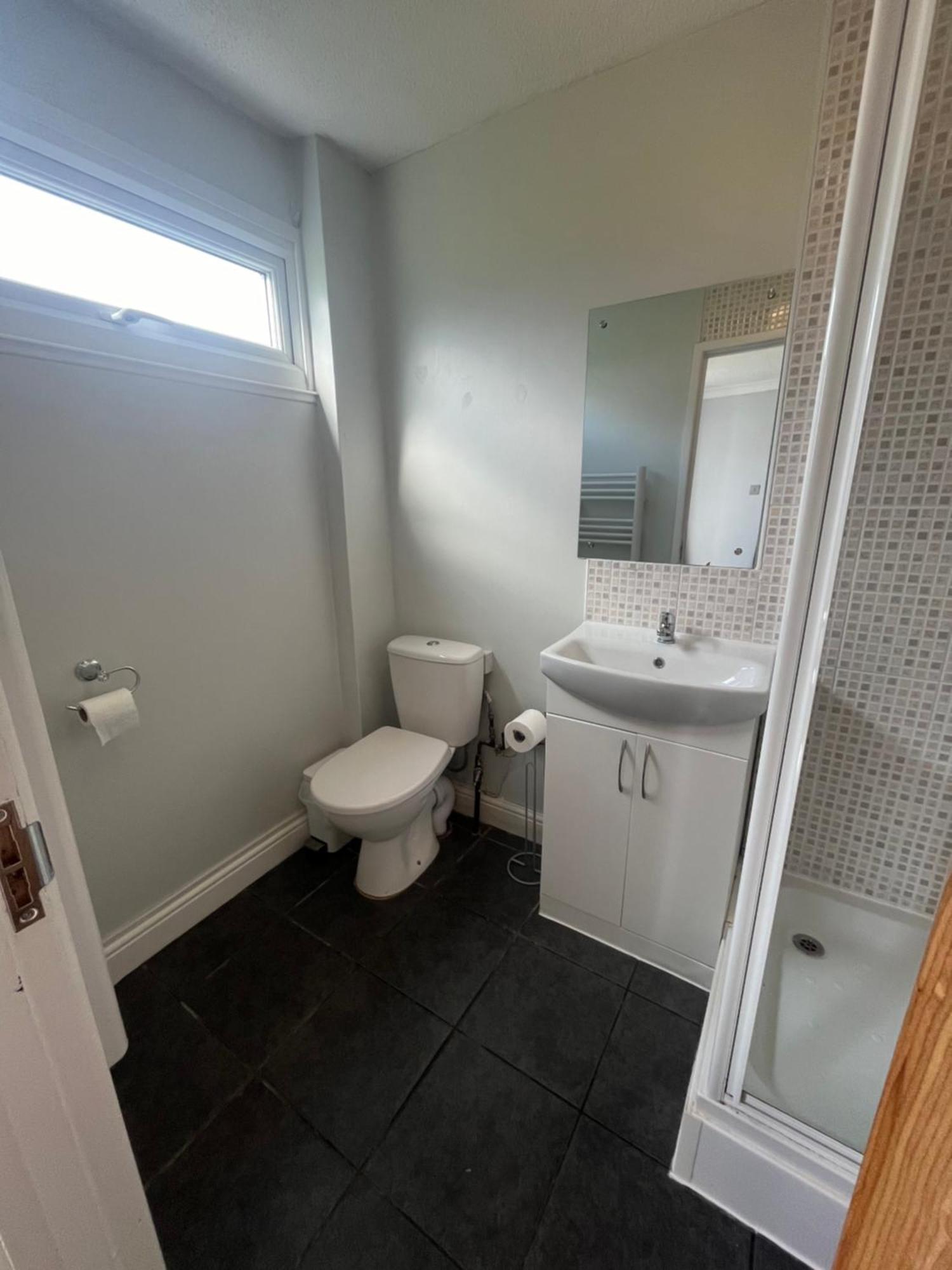246, Belle Aire, Hemsby - Two Bed Recently Renovated Chalet, Sleeps 5, Free Wi-fi, Pet Friendly, Bed Linen And Towels Included With Onsite Entertainment *