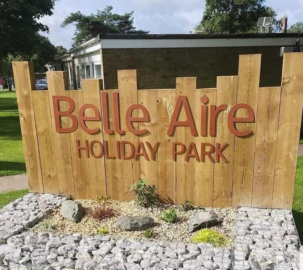 246, Belle Aire, Hemsby - Two Bed Recently Renovated Chalet, Sleeps 5, Free Wi-fi, Pet Friendly, Bed Linen And Towels Included With Onsite Entertainment
